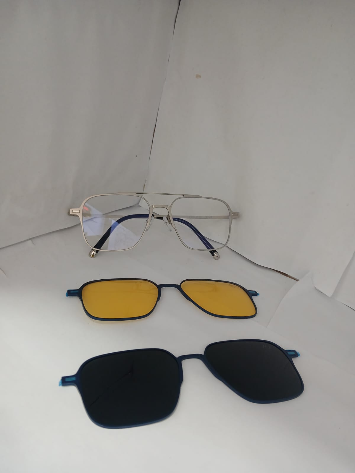 EYEGLASS