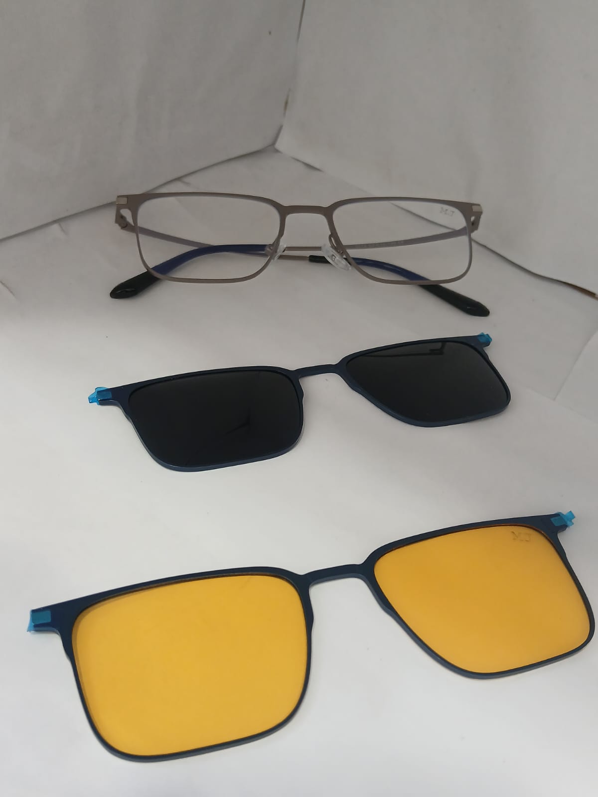 EYEGLASS - Black Thumbnail
