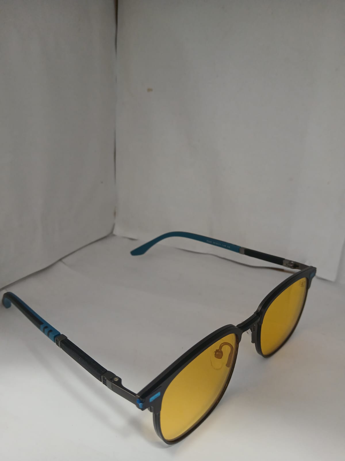 EYEGLASS - Gray Thumbnail