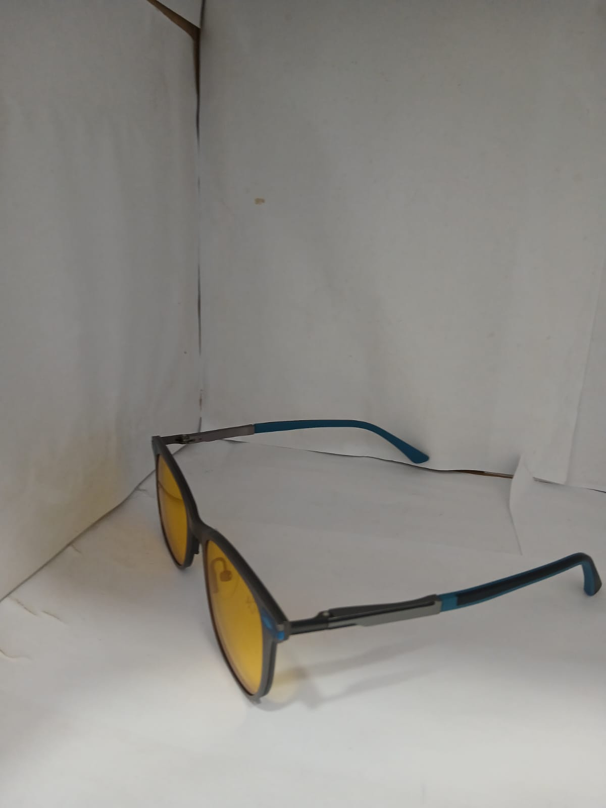 EYEGLASS - Gray Thumbnail