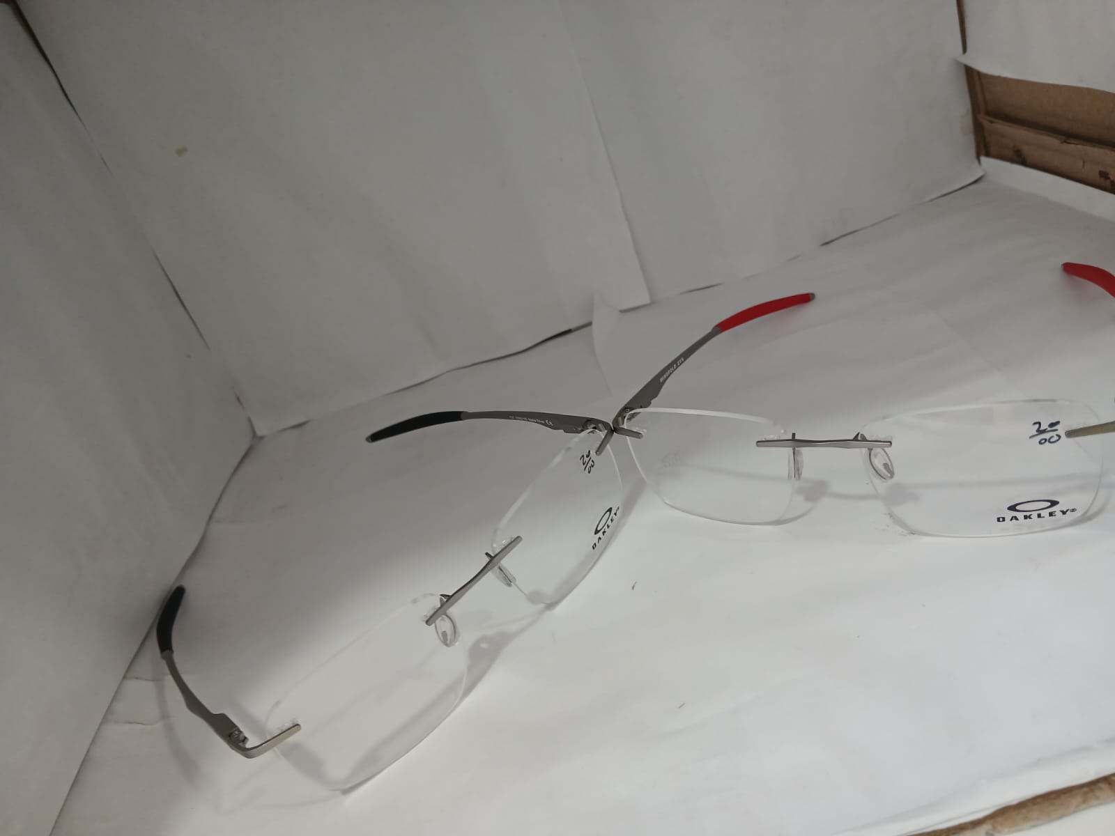 EYEGLASS - Silver Thumbnail