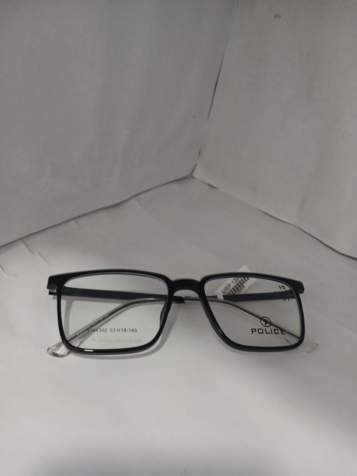 EYEGLASS - Black