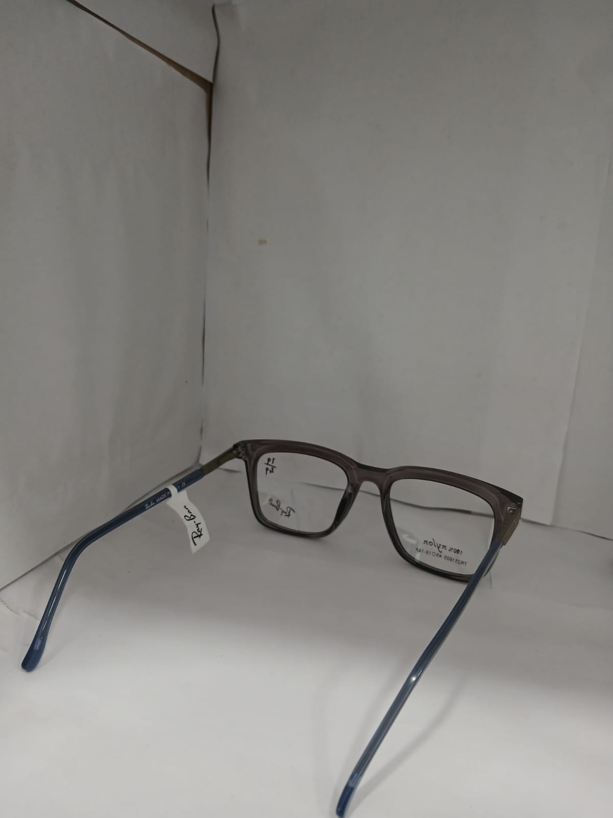 EYEGLASS - GRAY