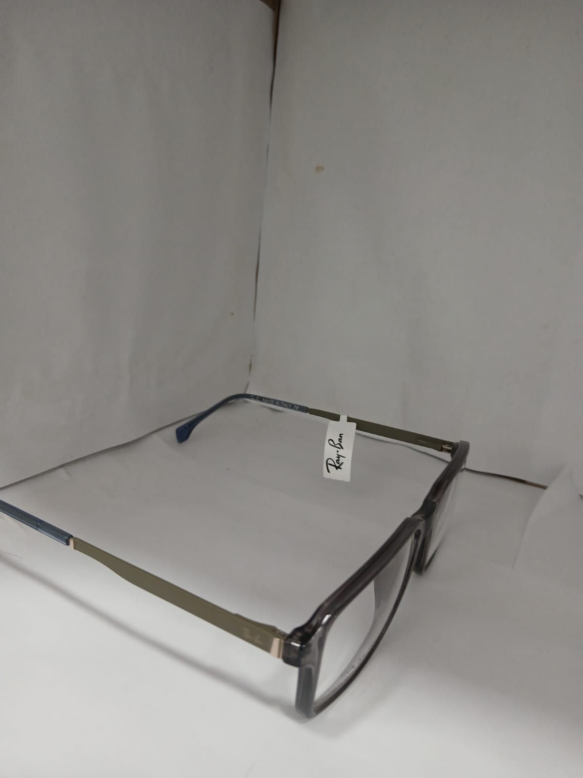 EYEGLASS - Gray Thumbnail