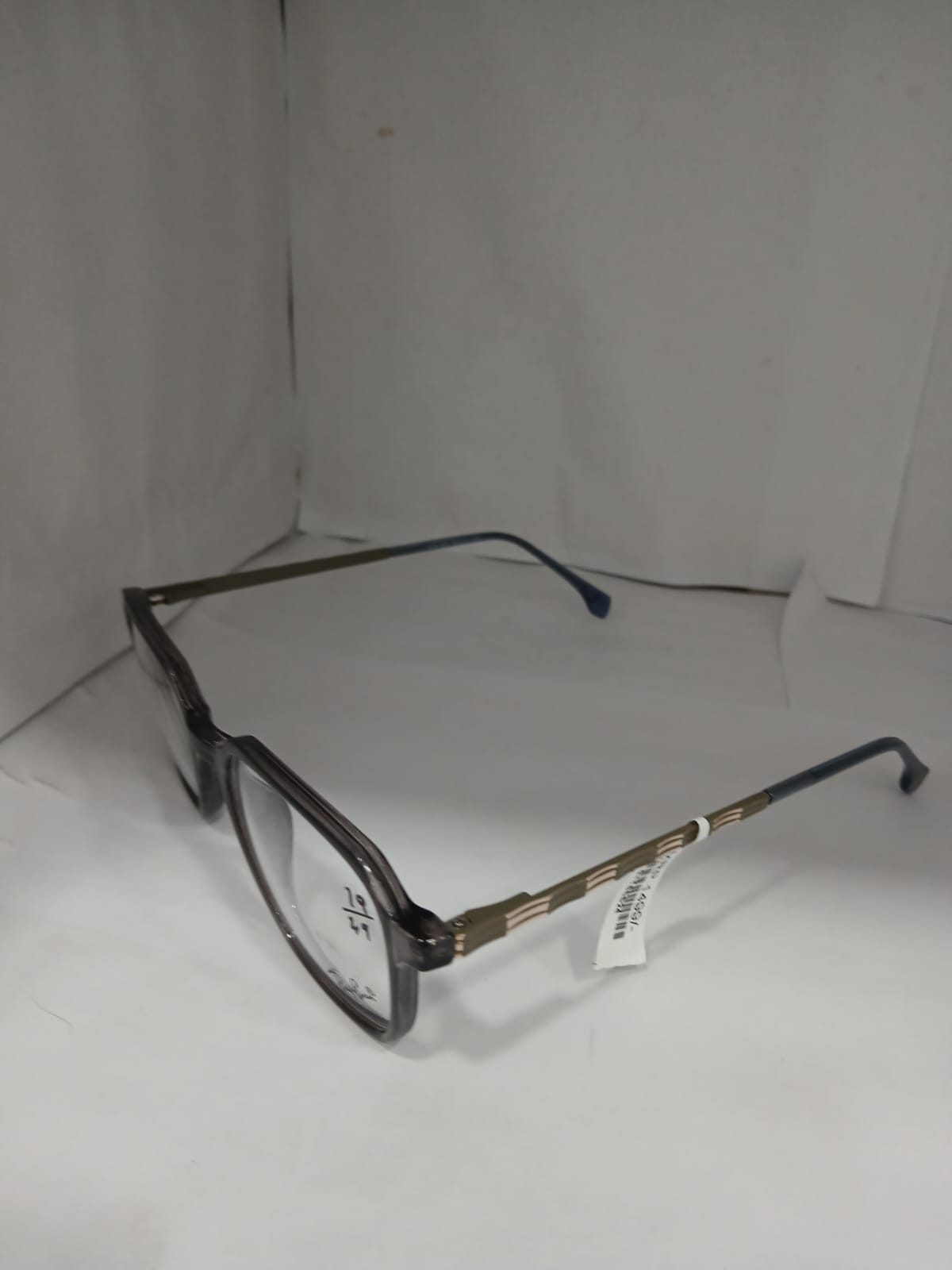 EYEGLASS - GRAY Thumbnail