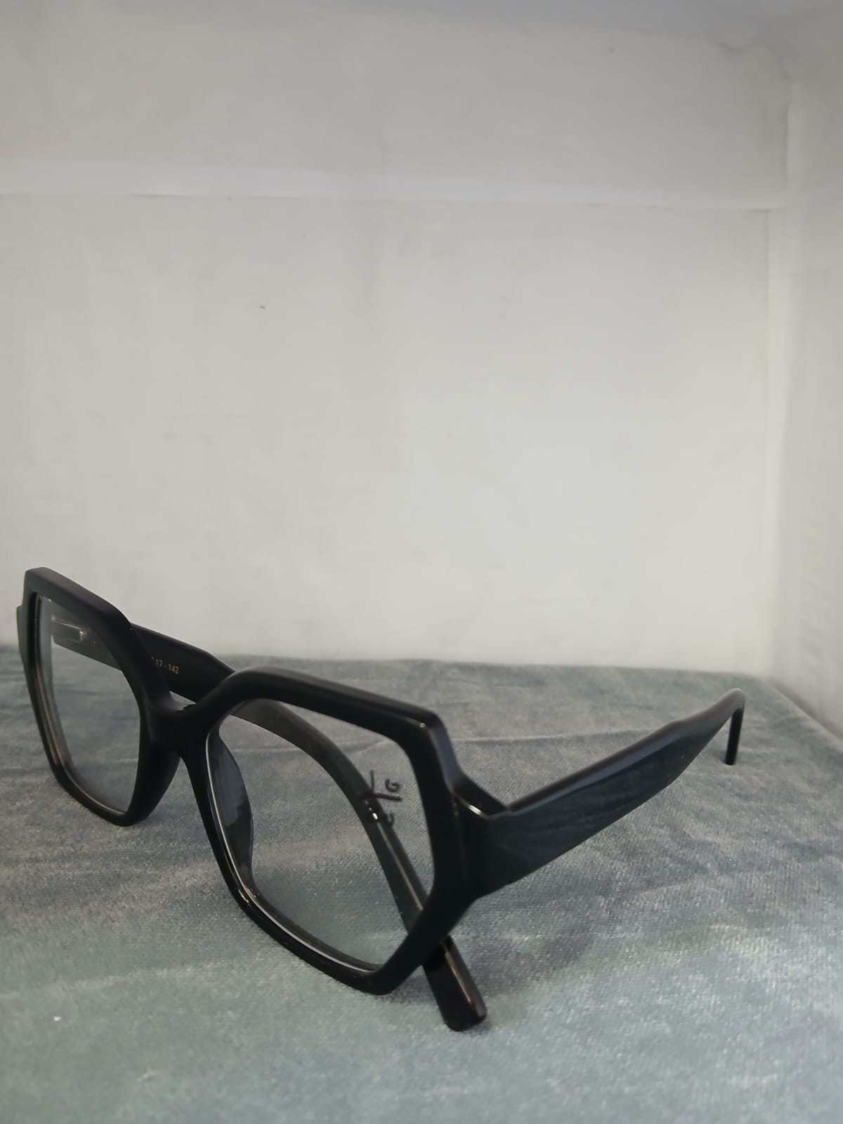 EYEGLASS - Black Thumbnail