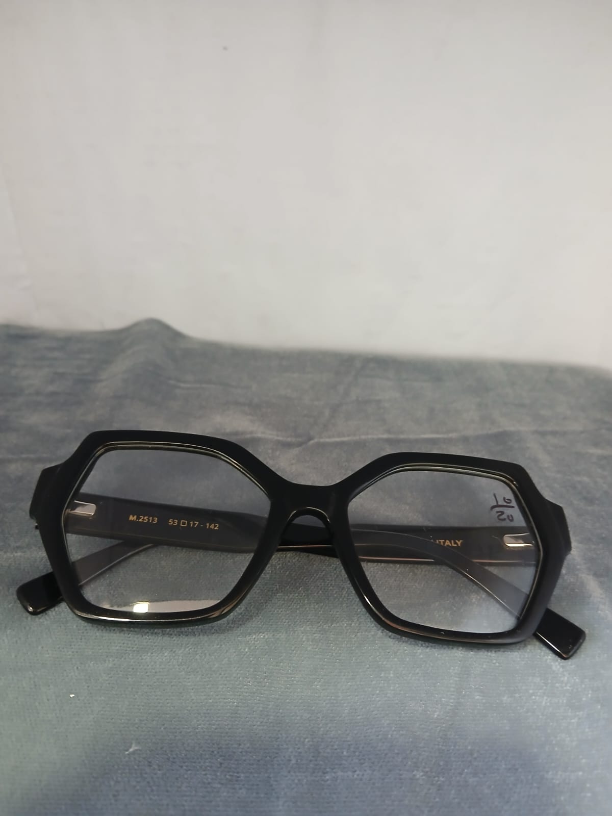 EYEGLASS - Black Thumbnail