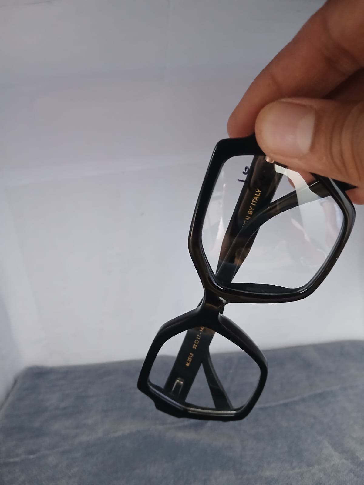 EYEGLASS - Black Thumbnail