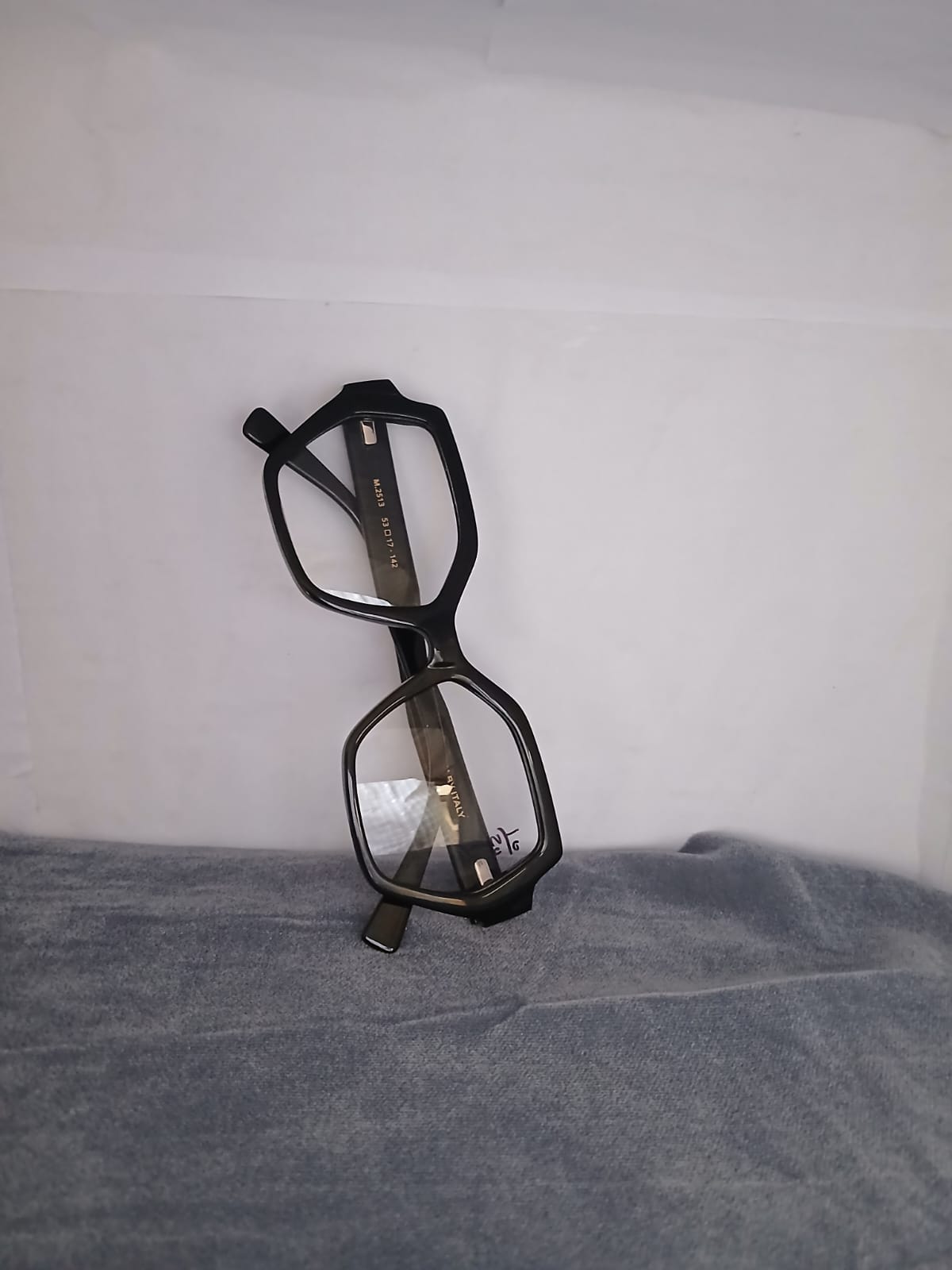 EYEGLASS - Black Thumbnail