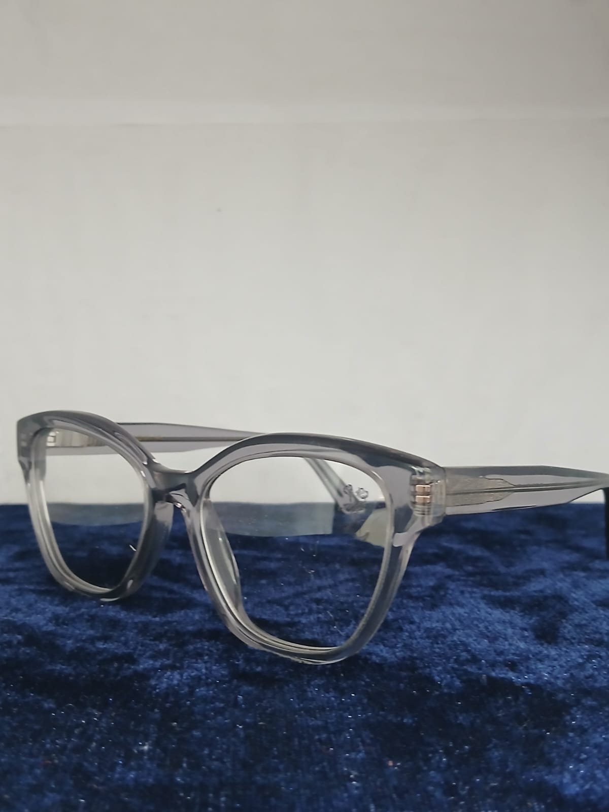 EYEGLASS - GRAY Thumbnail