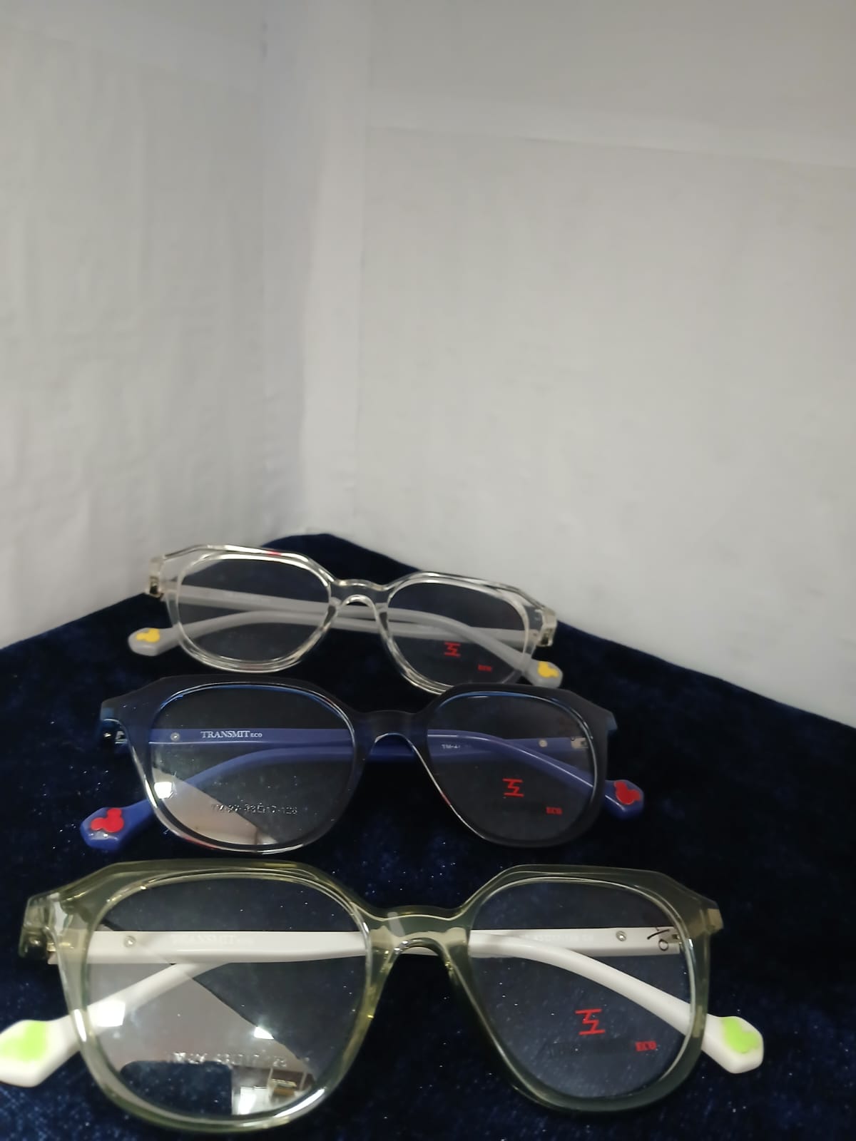 EYEGLASS