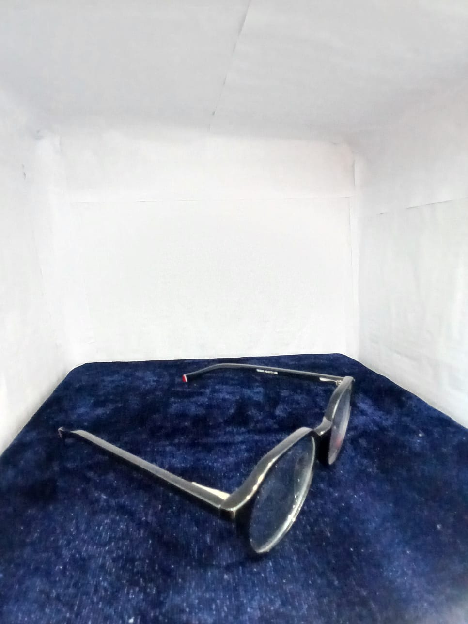 EYEGLASS - Black Thumbnail