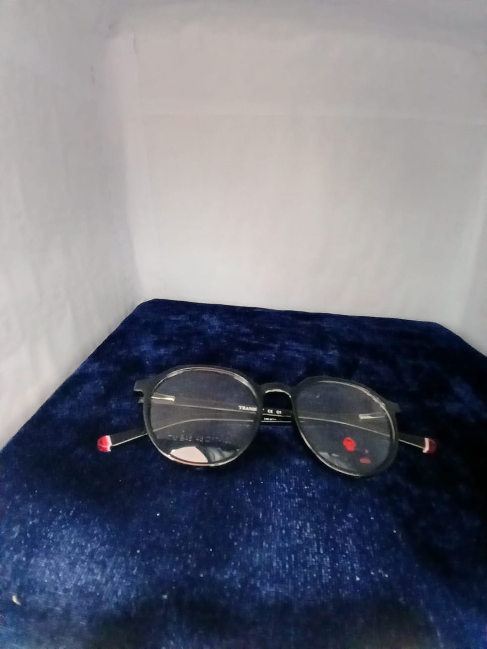 EYEGLASS - Black Thumbnail