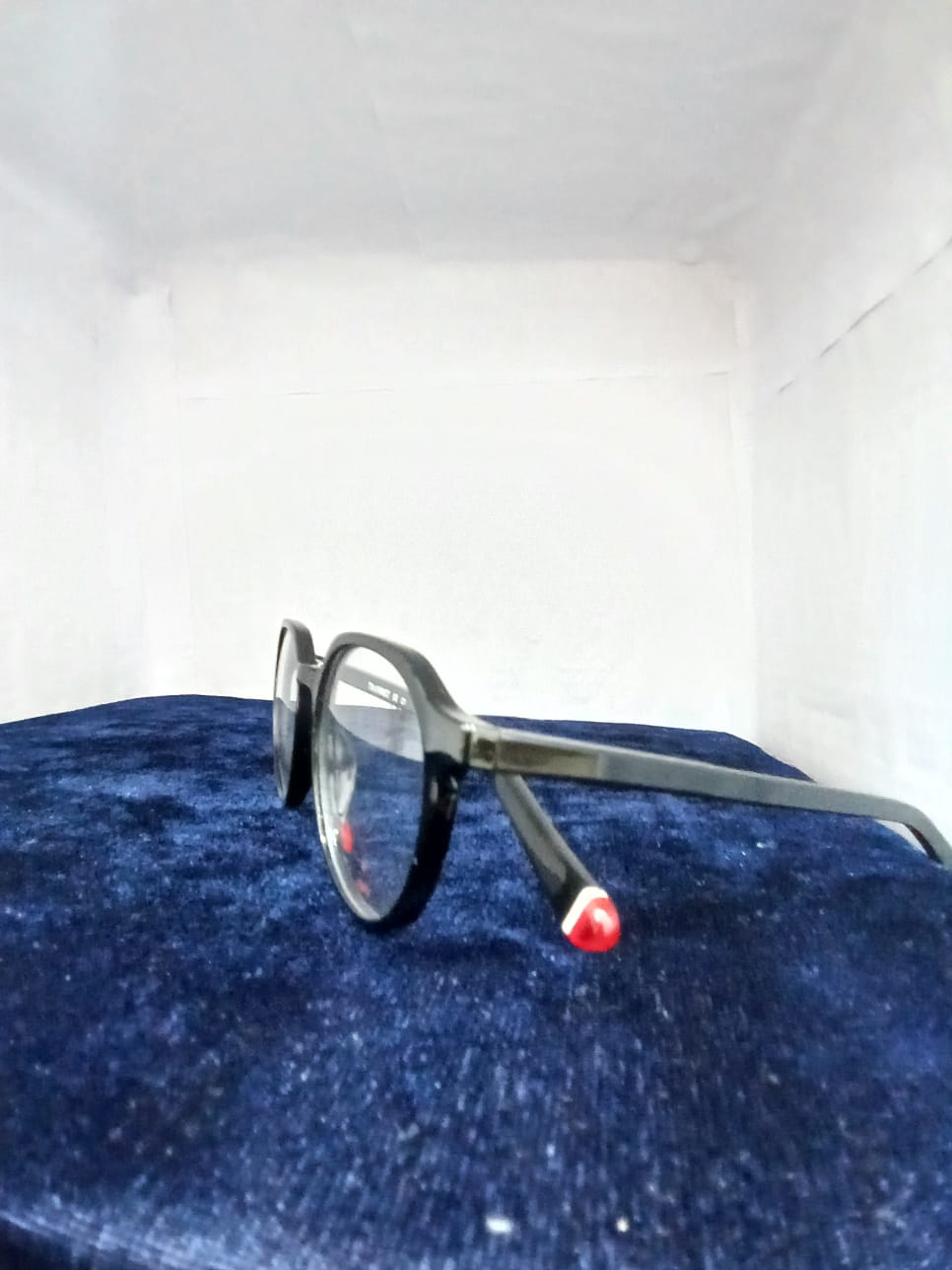 EYEGLASS - Black Thumbnail