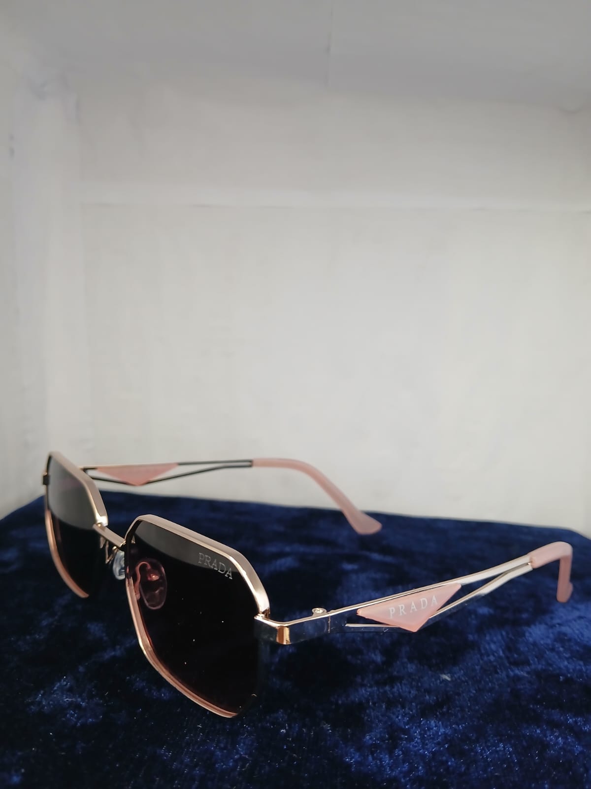 sunglasses - Pink Thumbnail