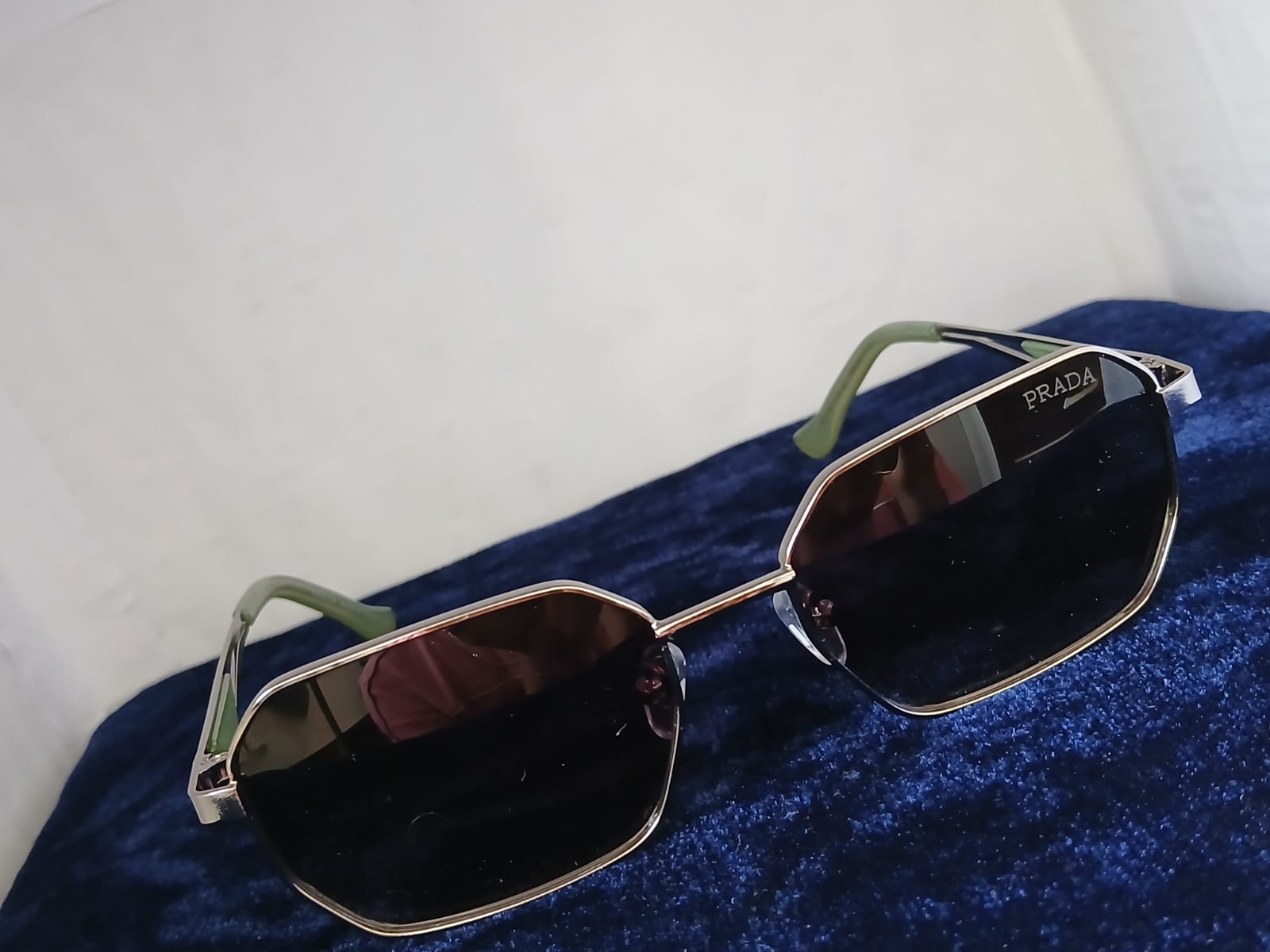 sunglasses - Black Thumbnail