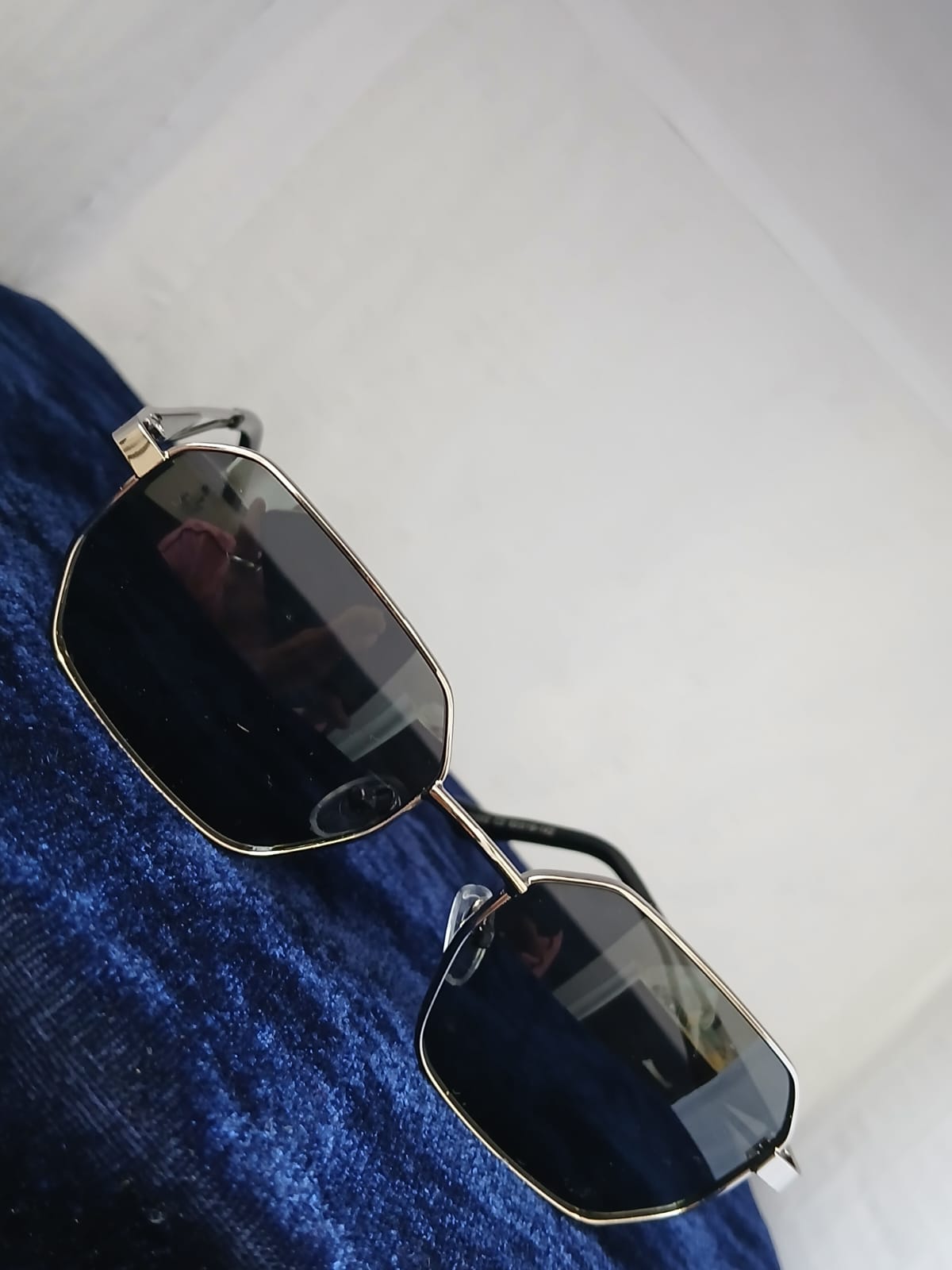 sunglasses - Black Thumbnail
