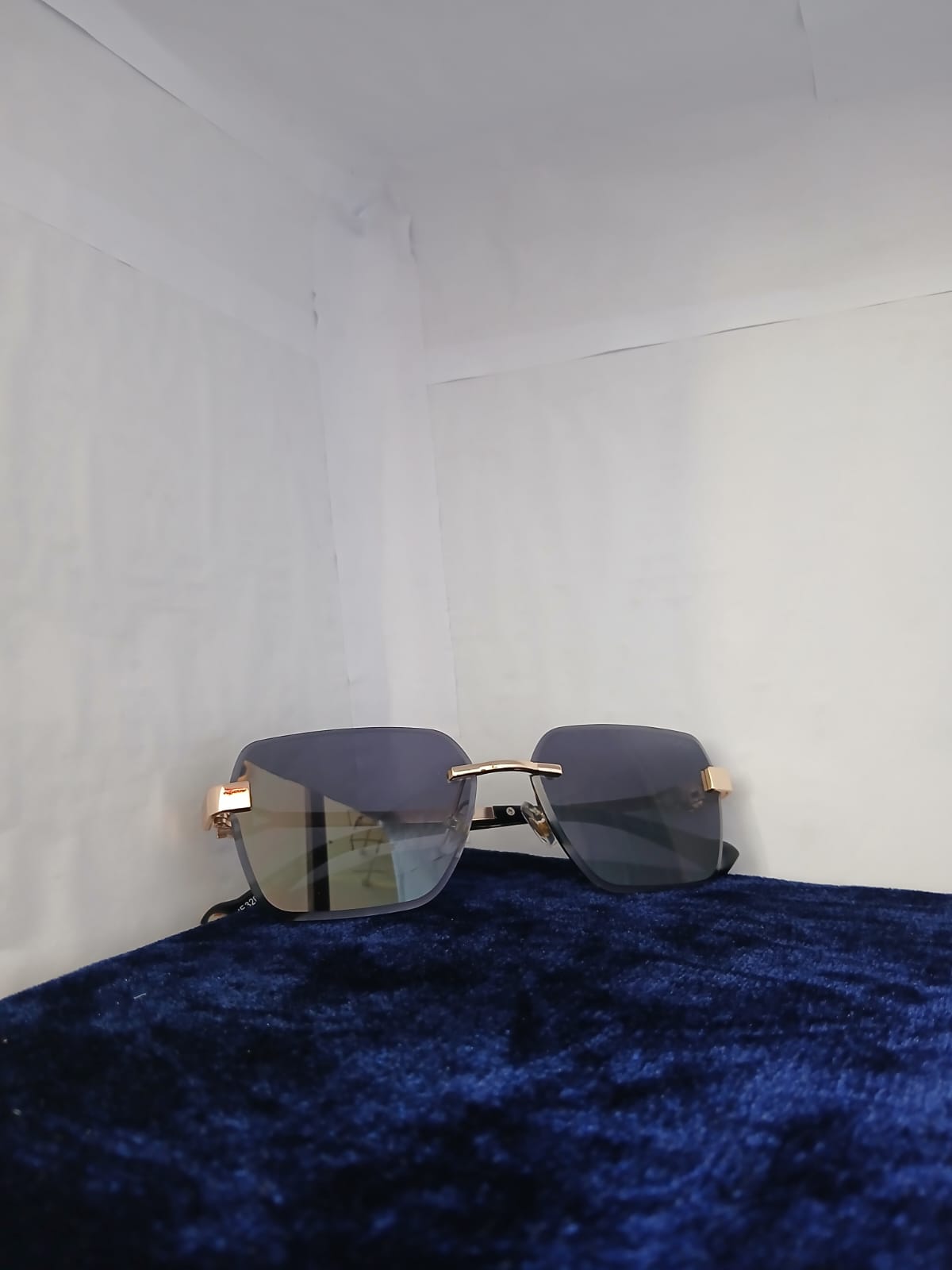 sunglasses - Gold Thumbnail