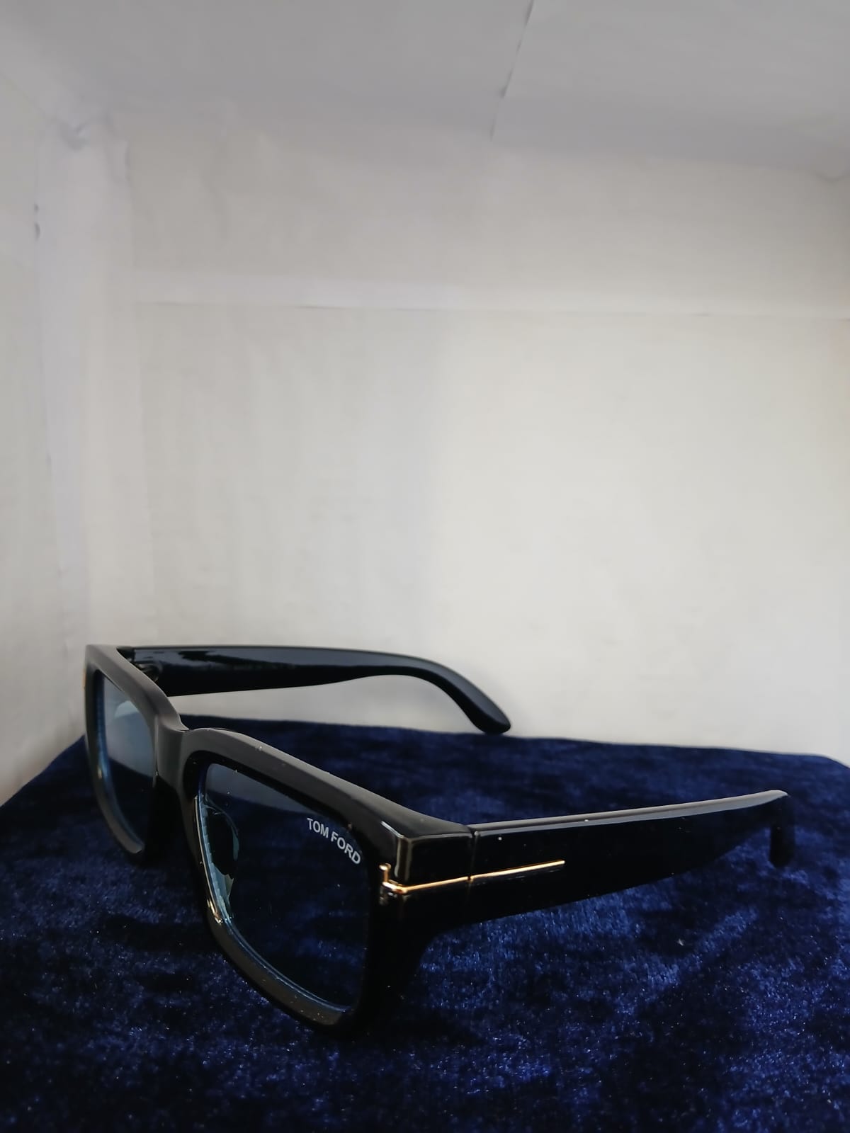 sunglasses - Black Thumbnail