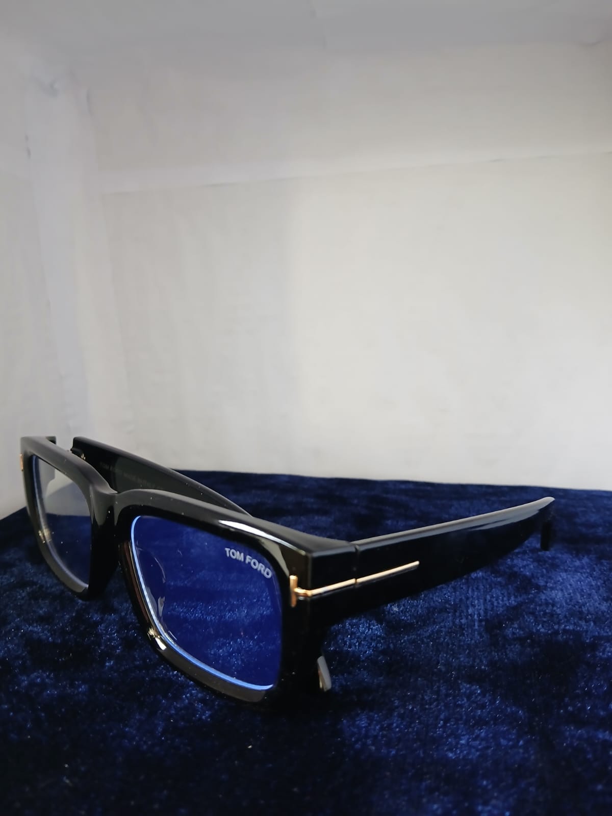 sunglasses - Black Thumbnail