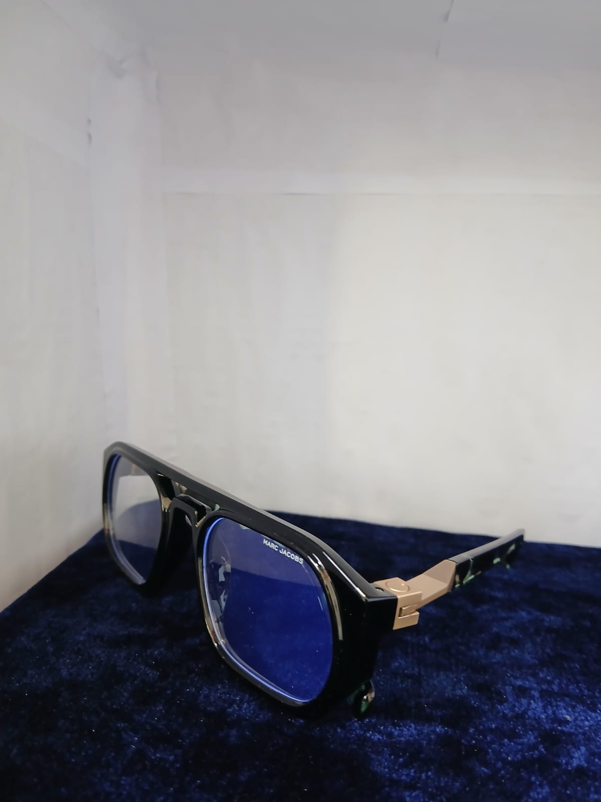 sunglasses - Black Thumbnail