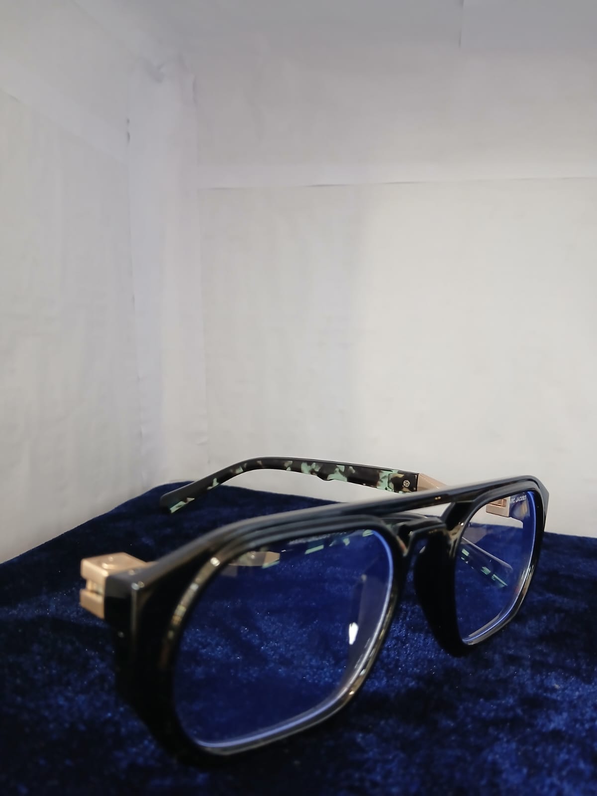 sunglasses - Black Thumbnail