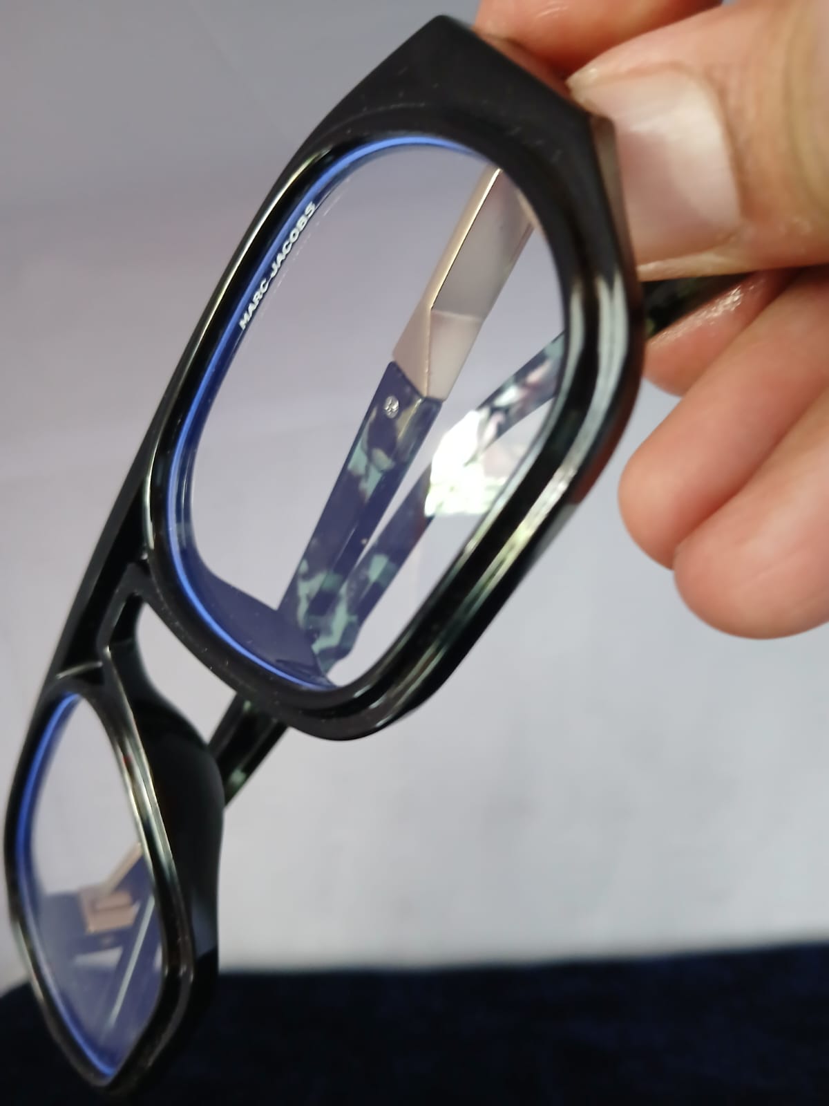 sunglasses - Black Thumbnail