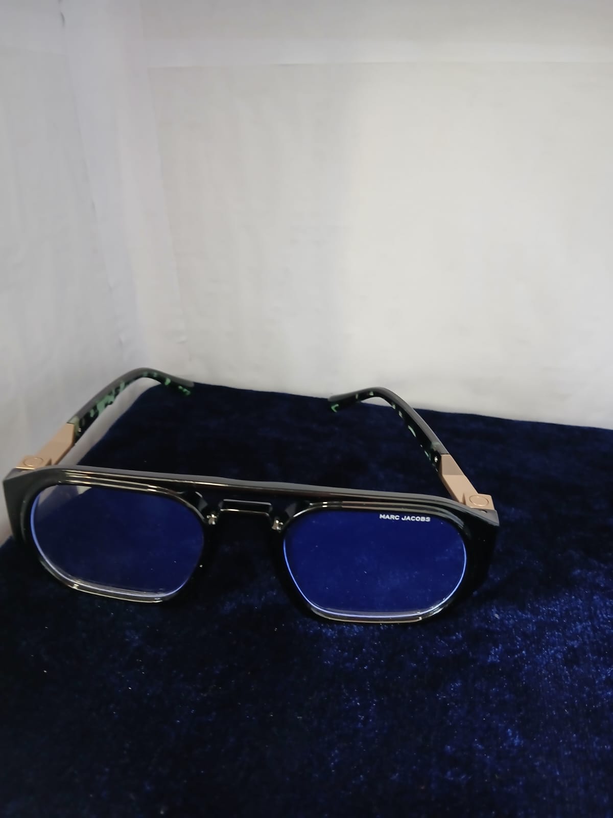 sunglasses - Black Thumbnail