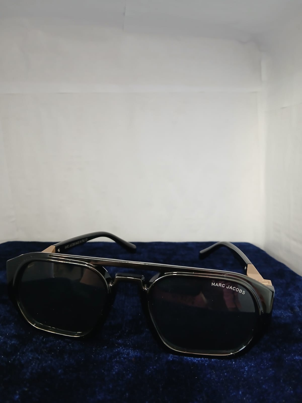 sunglasses - Black Thumbnail