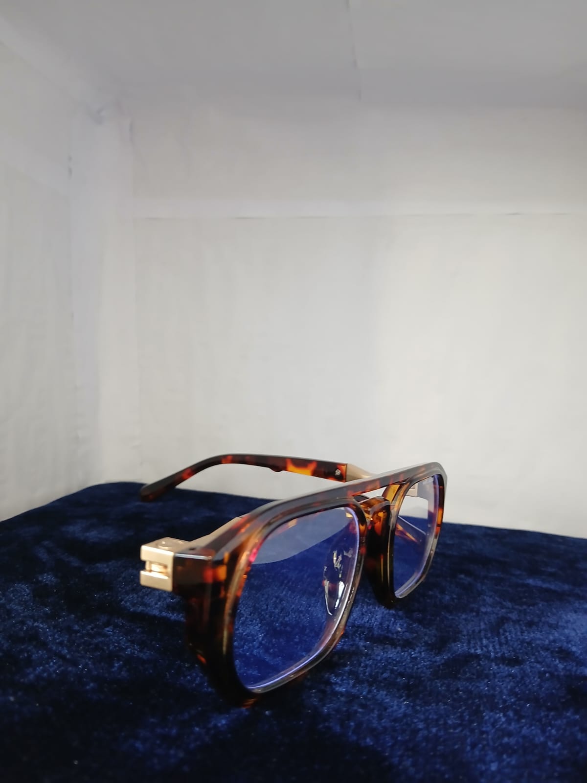 sunglasses - Brown Thumbnail