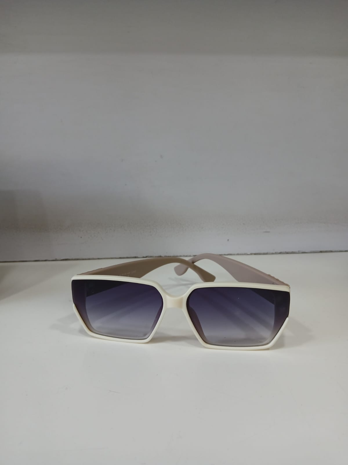 sunglasses - White Thumbnail