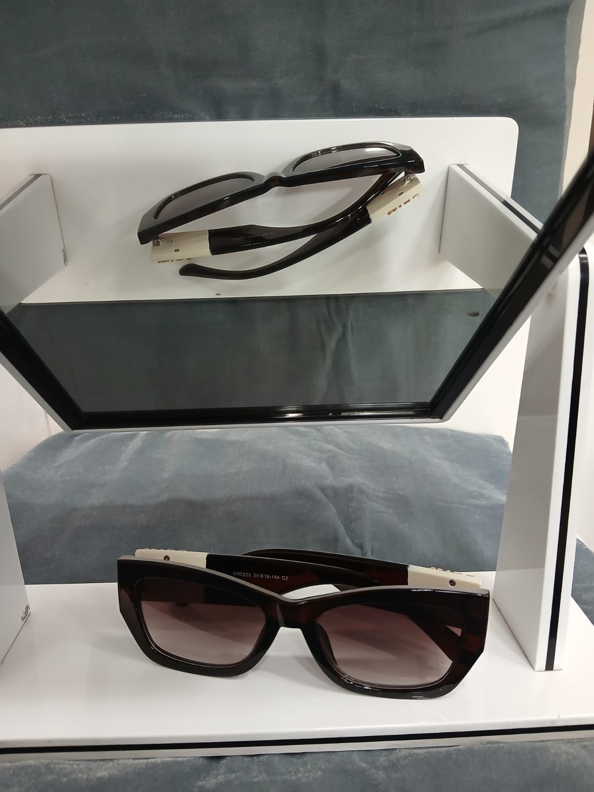 sunglasses - Brown Thumbnail