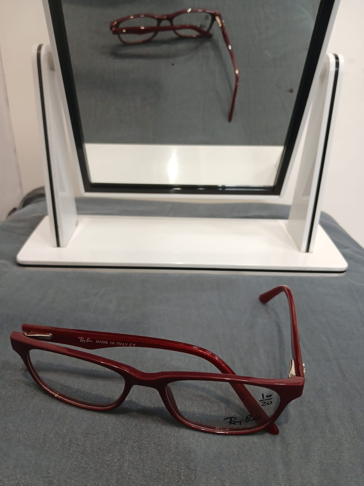 EYEGLASS - Maroon Thumbnail