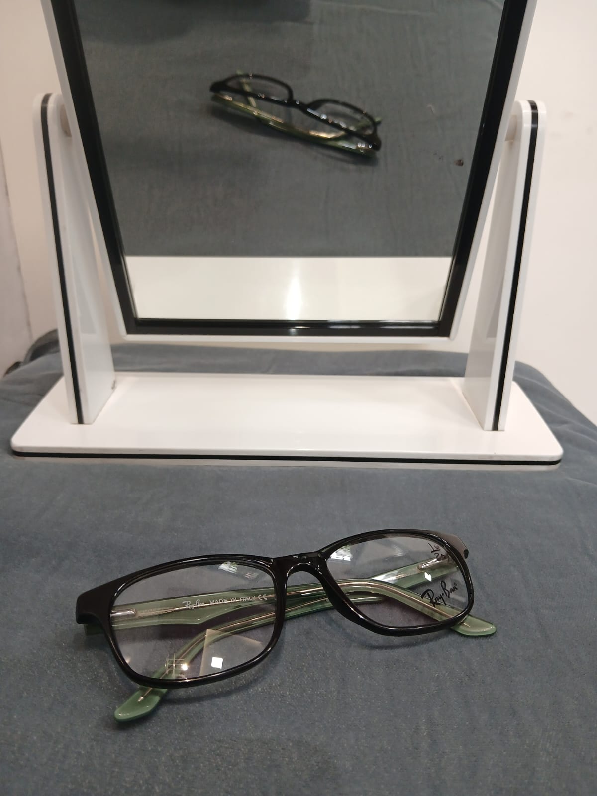 EYEGLASS - Black Thumbnail