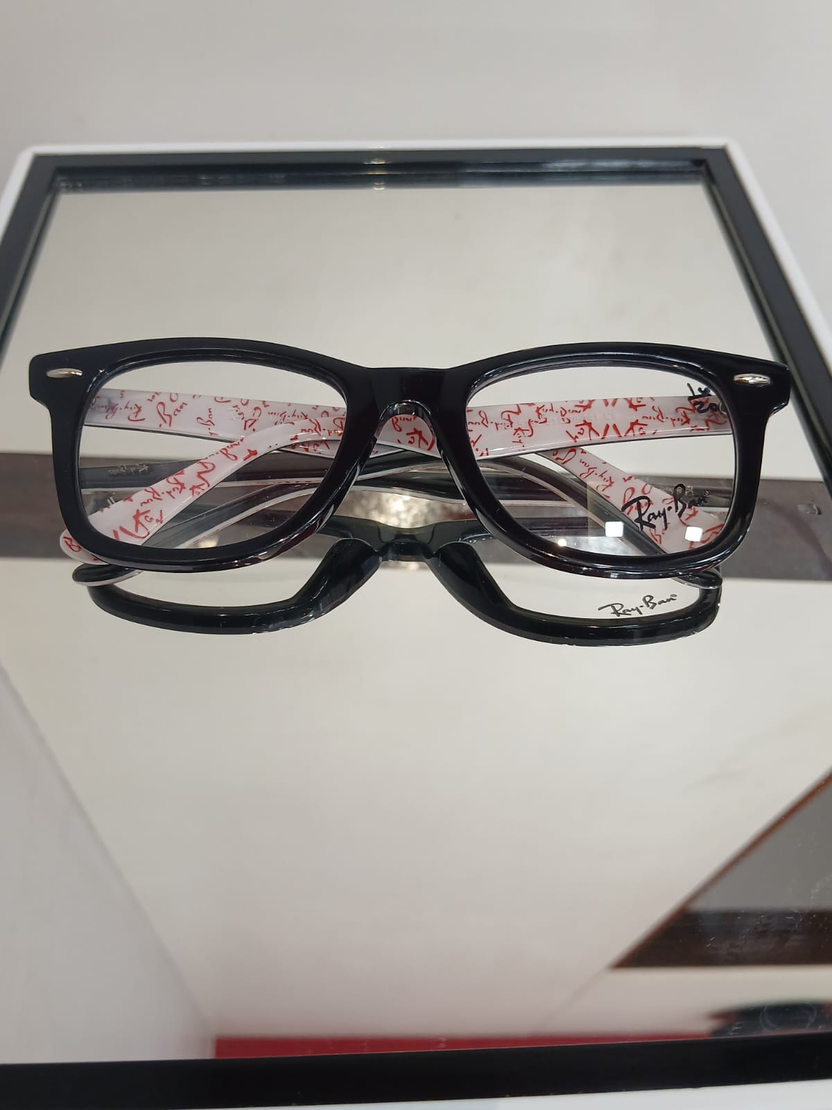 EYEGLASS - Black