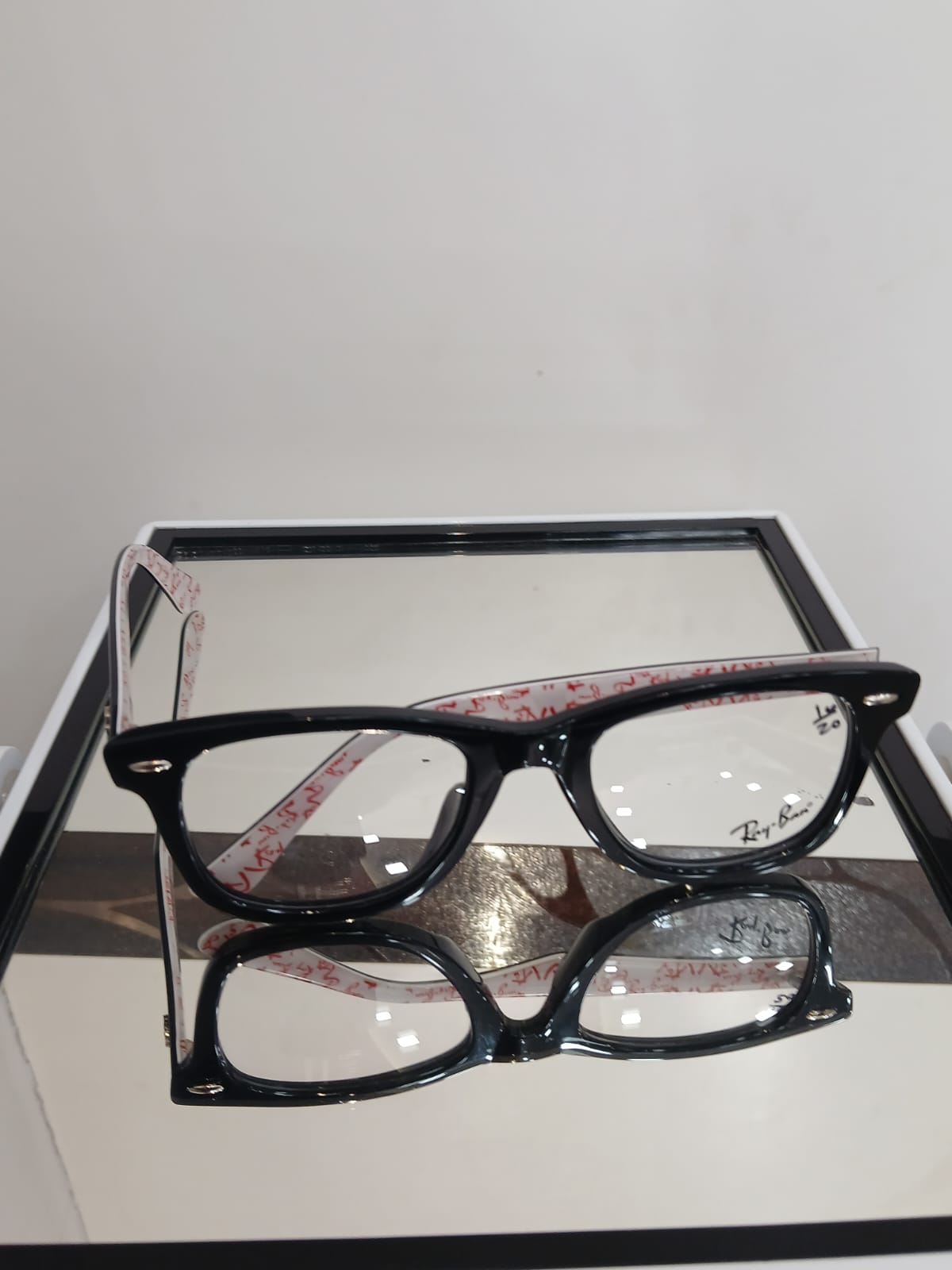 EYEGLASS - Black Thumbnail