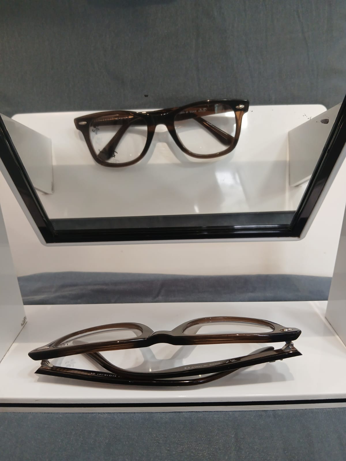 EYEGLASS - Brown