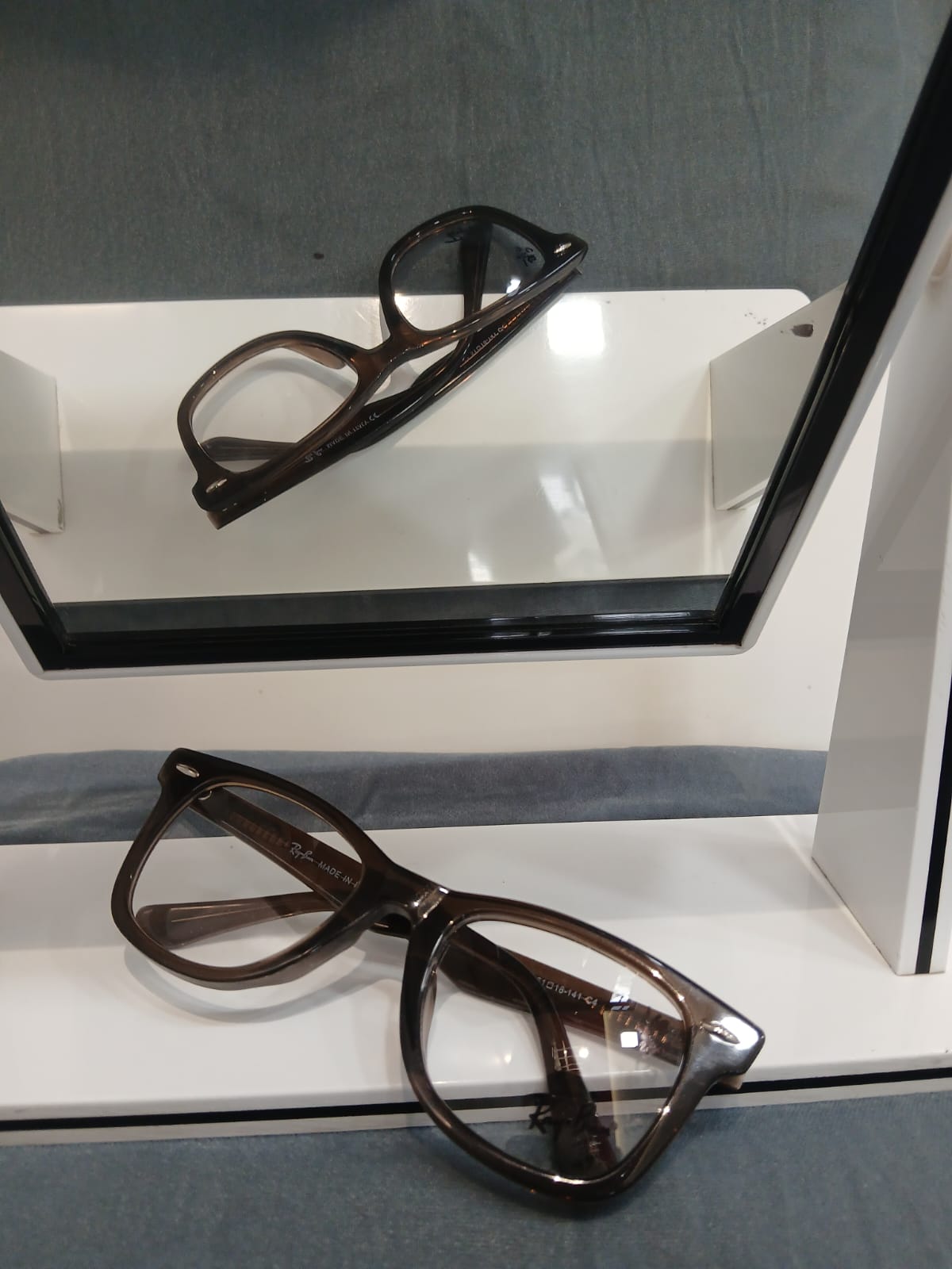 EYEGLASS - Brown Thumbnail