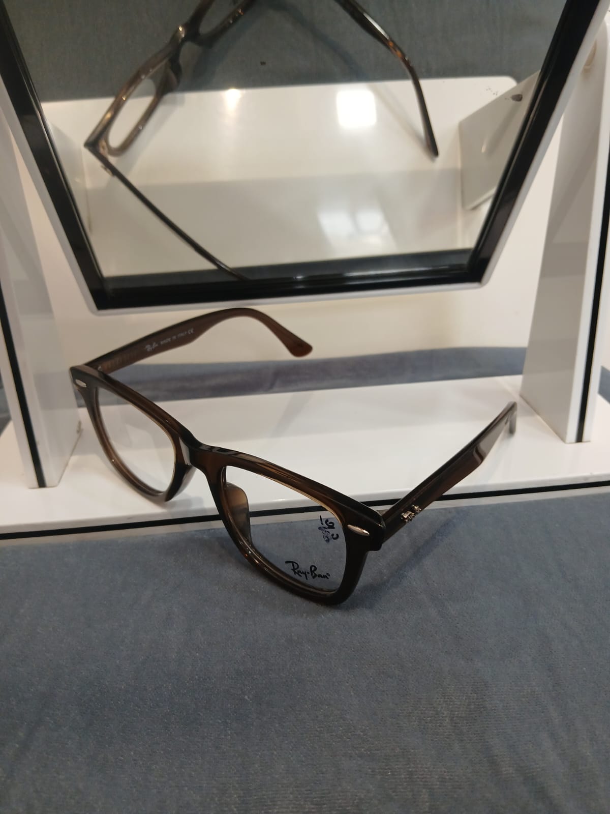 EYEGLASS - Brown Thumbnail