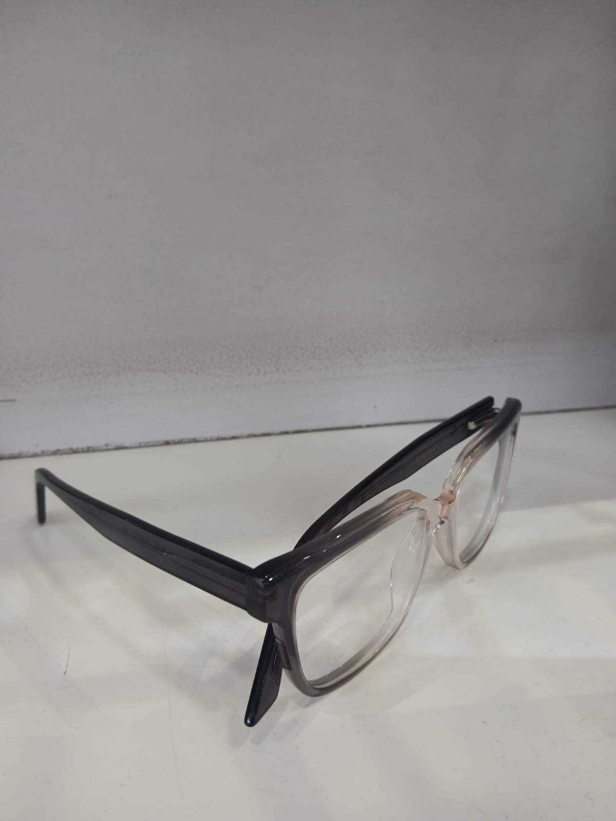 EYEGLASS - Gray