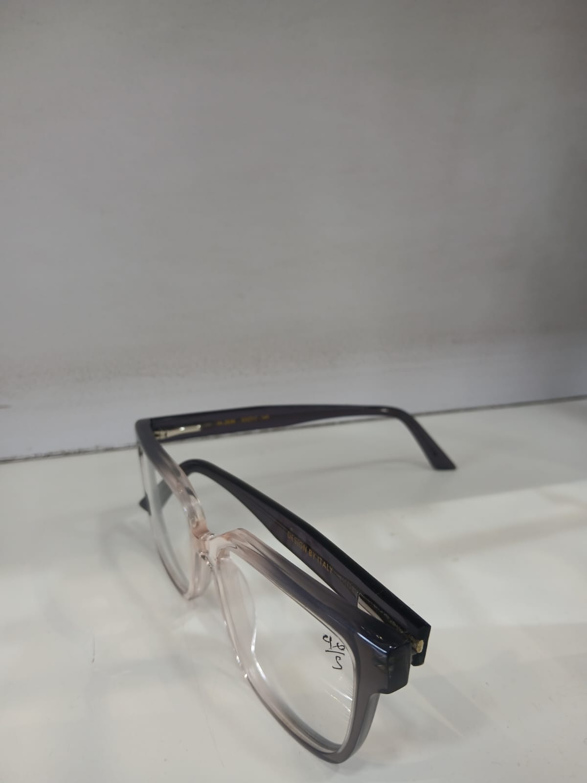 EYEGLASS - Gray Thumbnail