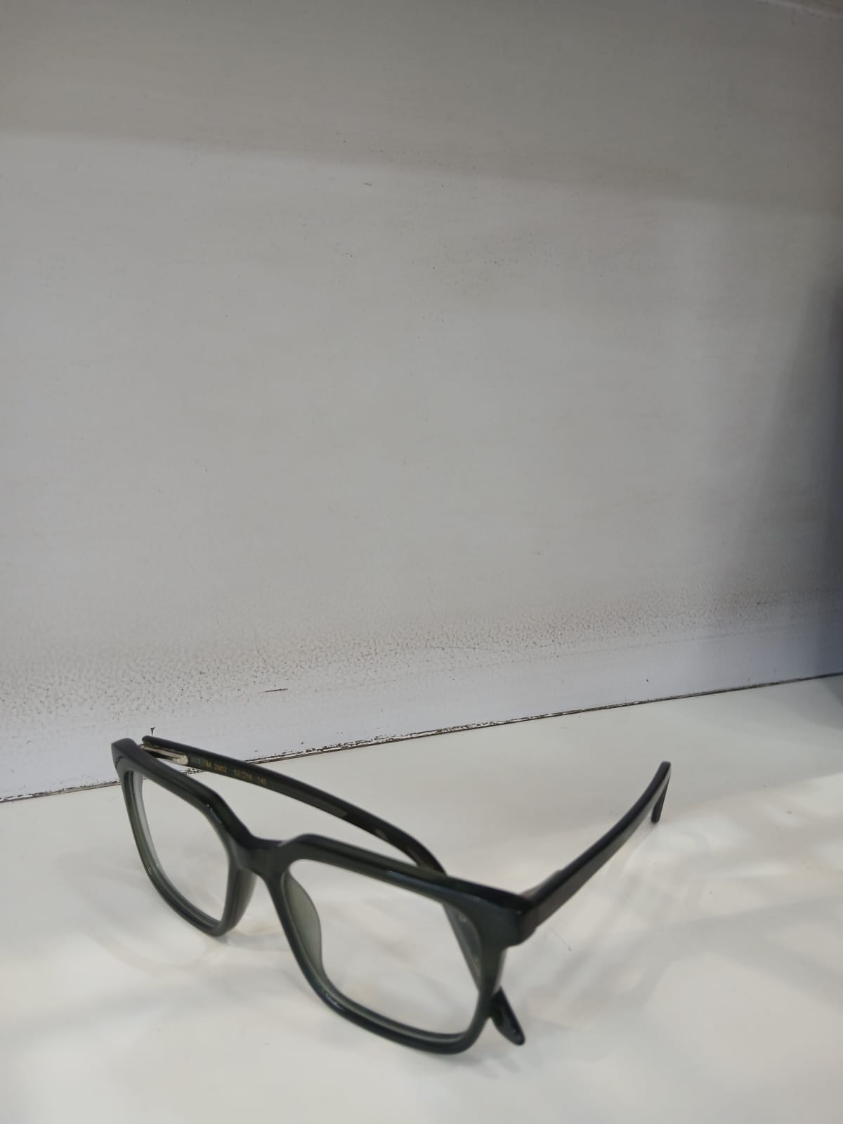 EYEGLASS - Grey Thumbnail