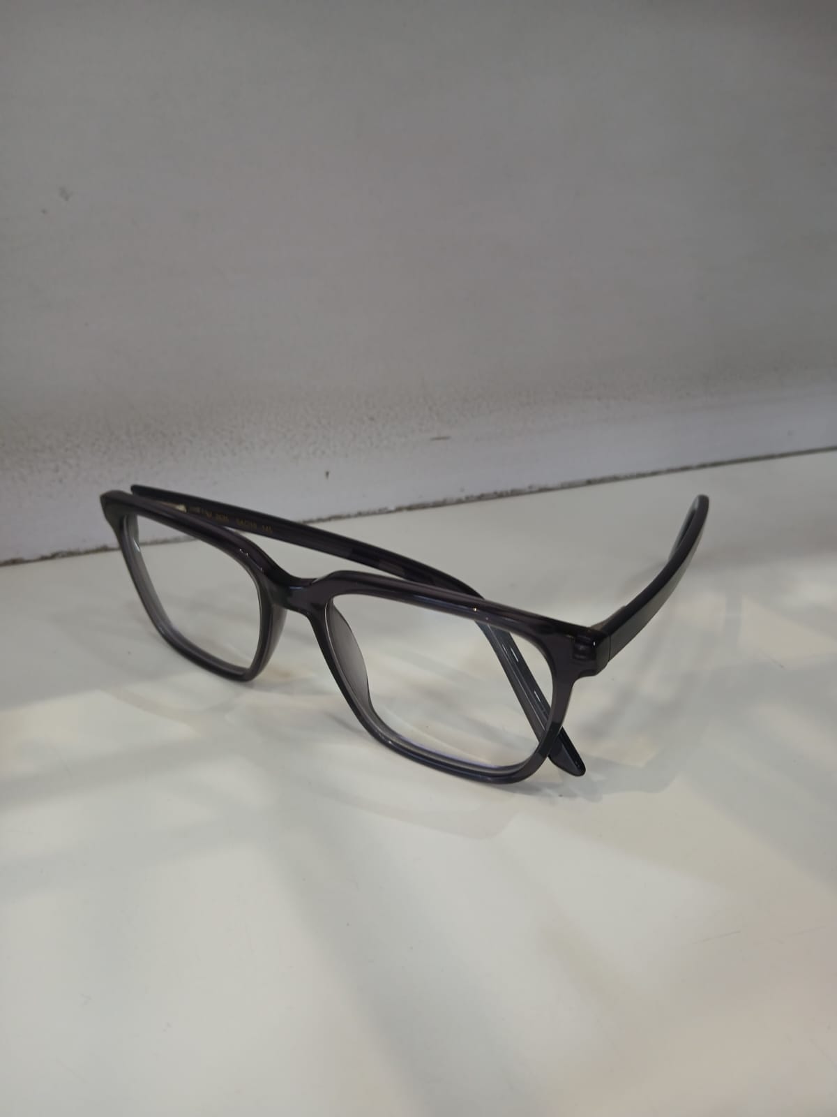 EYEGLASS - Gray Thumbnail