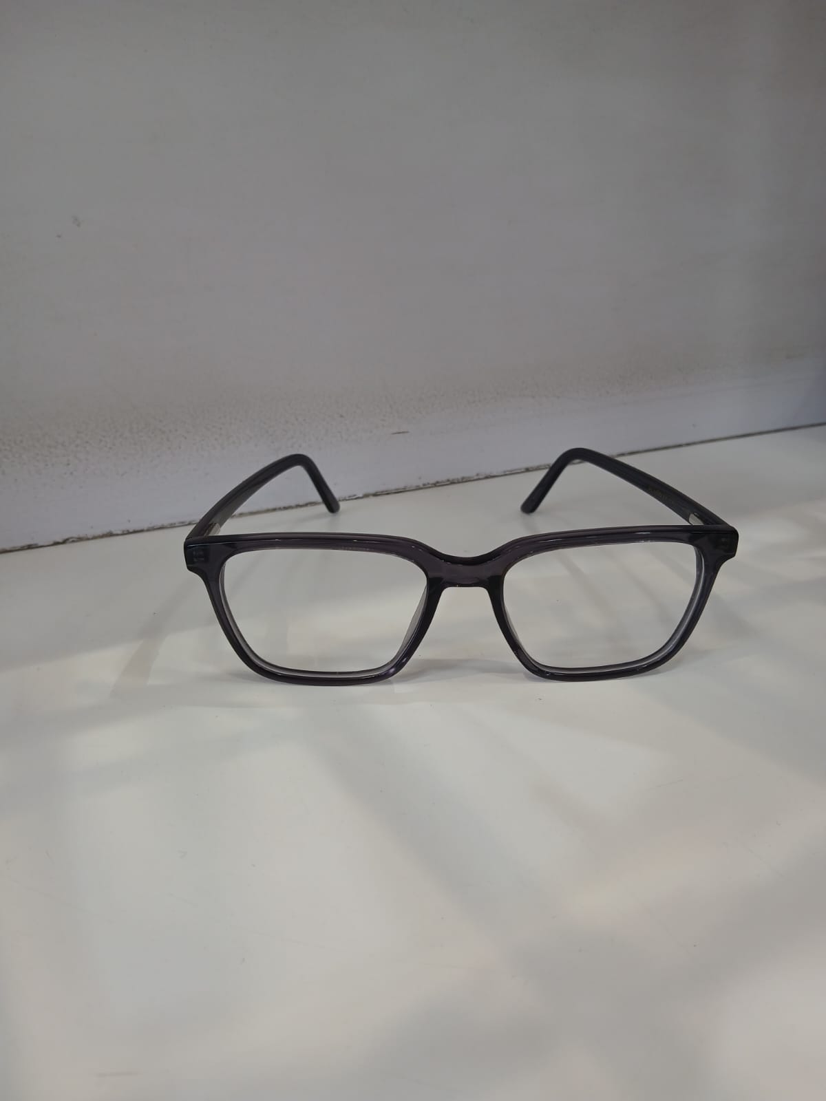 EYEGLASS - Gray Thumbnail