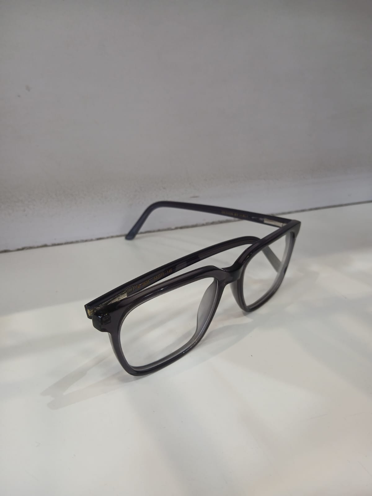 EYEGLASS - Gray Thumbnail