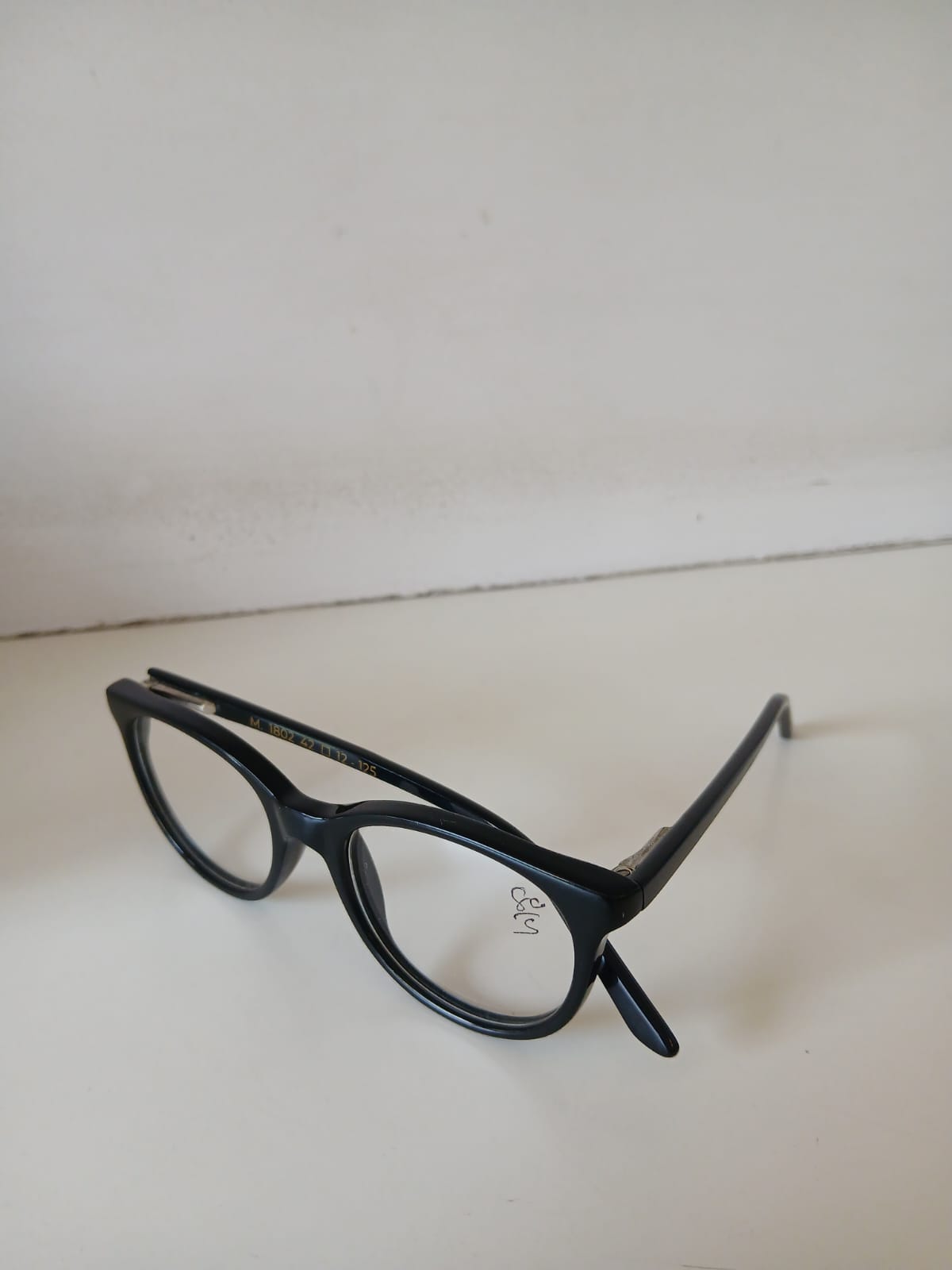 EYEGLASS - Black