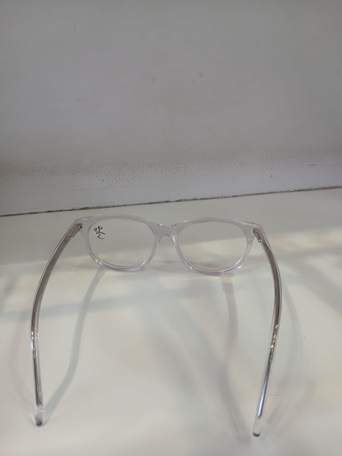 EYEGLASS - White