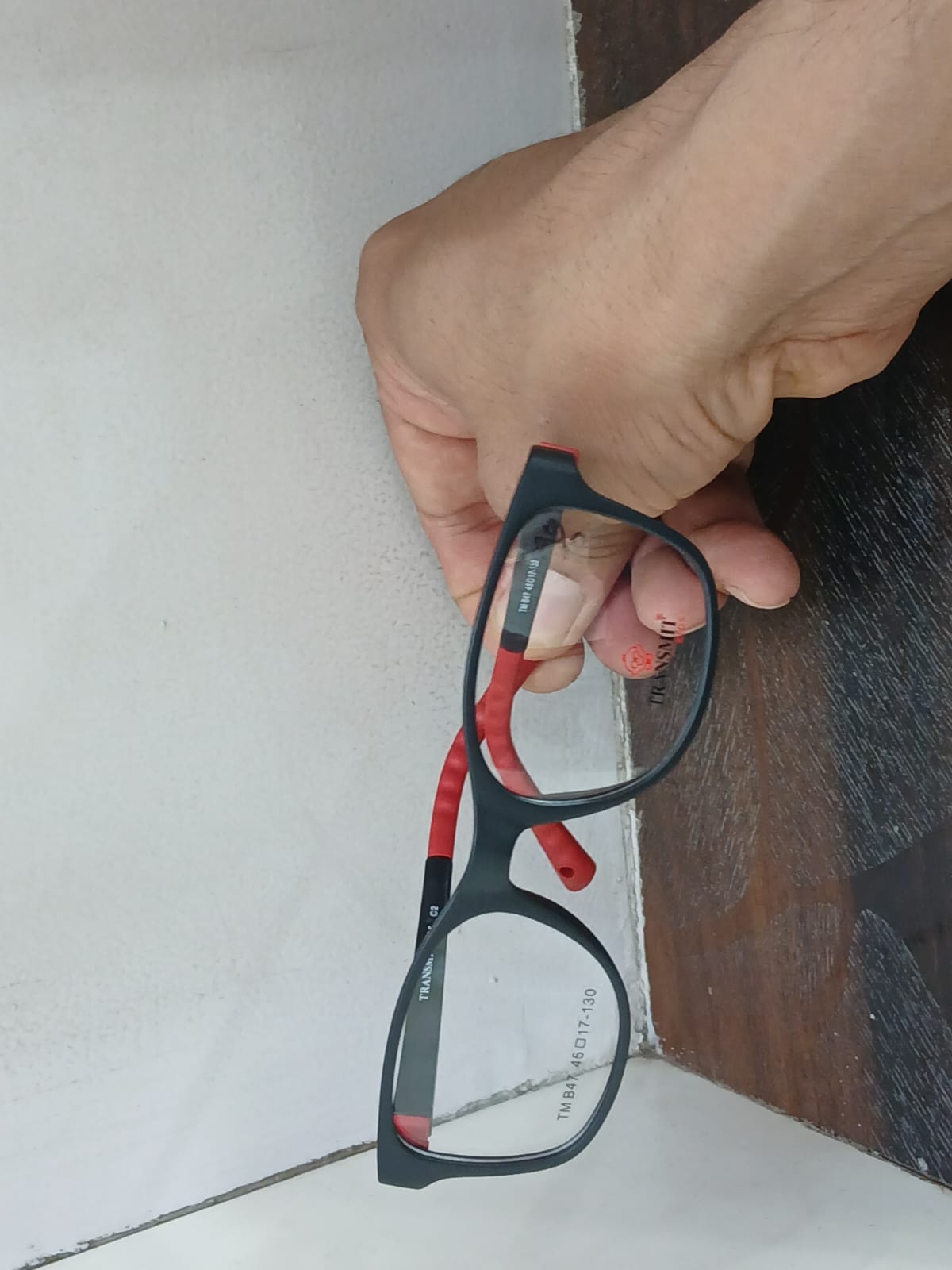 EYEGLASS - Black Thumbnail