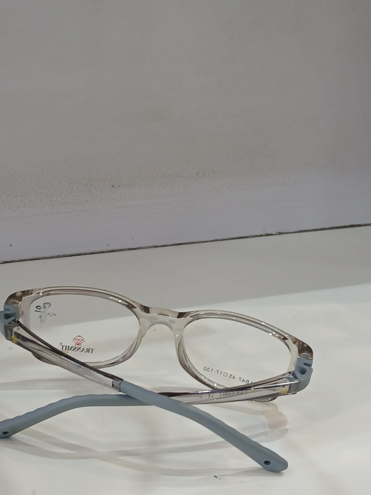 EYEGLASS - Gray Thumbnail