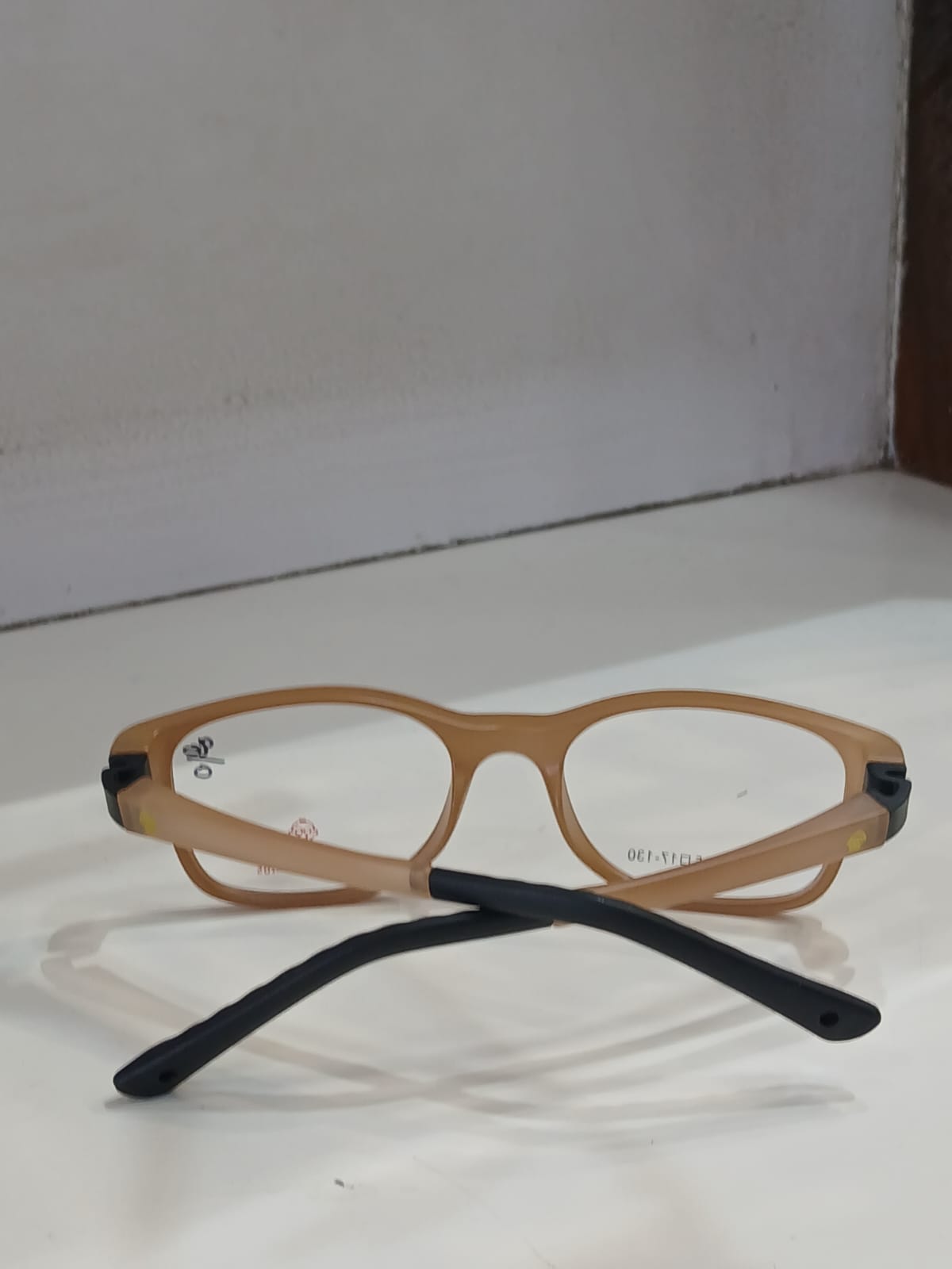 EYEGLASS - Tan Thumbnail